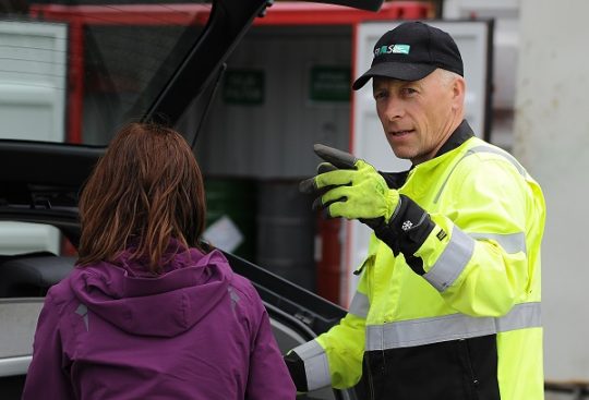 Operatør på gjenv.stasjon.